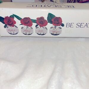 Be Seated Glass Vase Place Card Holders for Flowers (Box of 4) New - Open Box